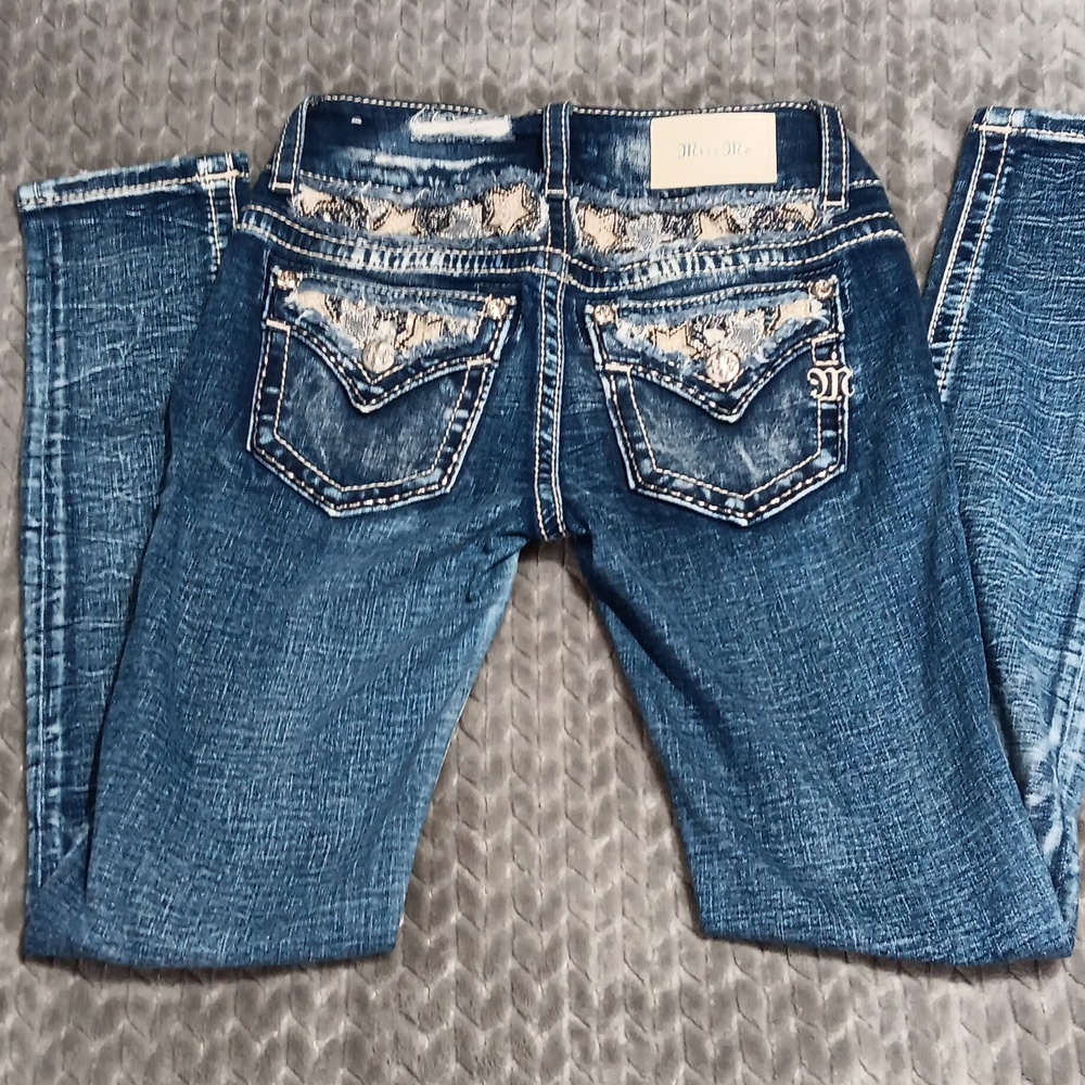 Skinny jeans, size 24 inseam 30 bran new never worn!!